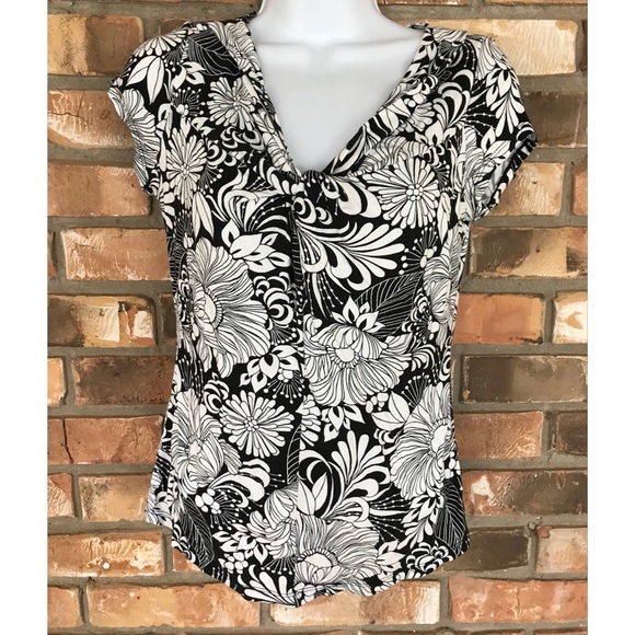 Ann Taylor Women’s Petite Black and White Floral Print Top Small Petite - Picture 1 of 4